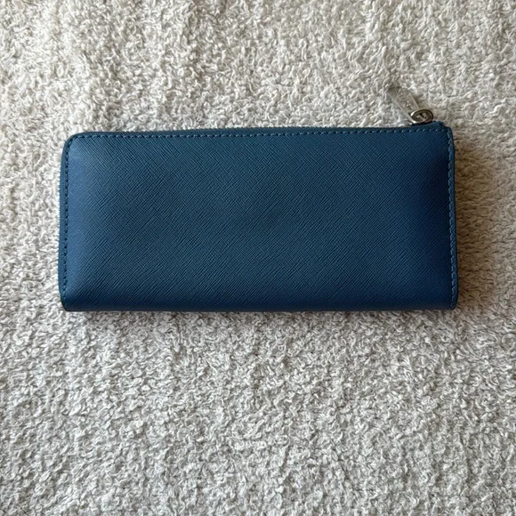 Michael Kors Wallet - Picture 2 of 6